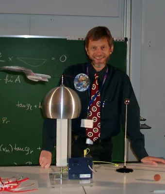 Bild: Junior-Studenten der KinderHochschule unter Hochspannung: Gewitter im AudiMax