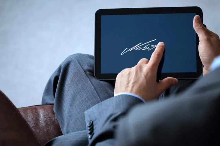 Fonds Finanz führt elektronische Unterschrift in allen Versicherungssparten ein Bild: Fonds Finanz führt elektronische Unterschrift in allen Versicherungssparten ein