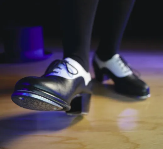 Bild: Holzlacke, die gar nichts mehr kratzt