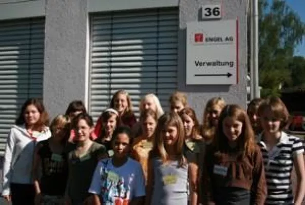 Bild: Nachwuchskräfte organisieren Girls Day bei der Engel AG