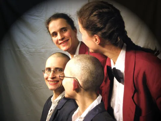 Bild: Alles nur Fassade - unfrisierte Lieder und musikalische Zwischentöne zum Wella Museum Darmstadt