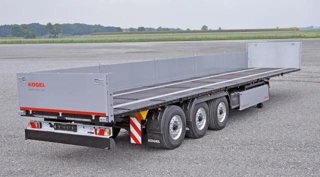 Bild: Kögel zeigt den neuen Baustoffsattel Multi