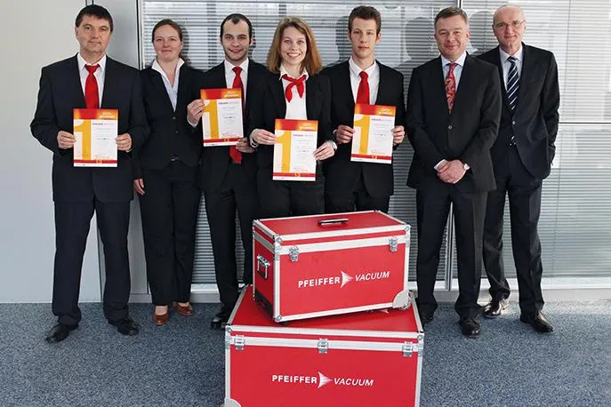 Pfeiffer Vacuum Studierende erfolgreich beim Nachwuchswettbewerb „M+Eine Zukunft“ Bild: Pfeiffer Vacuum Studierende erfolgreich beim Nachwuchswettbewerb „M+Eine Zukunft“