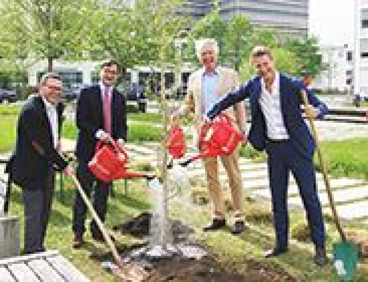 v.l.n.r.: Jürgen Horvath, Dr. Tim Schomberg, Maximilian von der Leyen und Dr. Carsten Loll