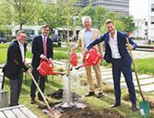 Bild: Ehren-Ginko für Maximilian von der Leyen