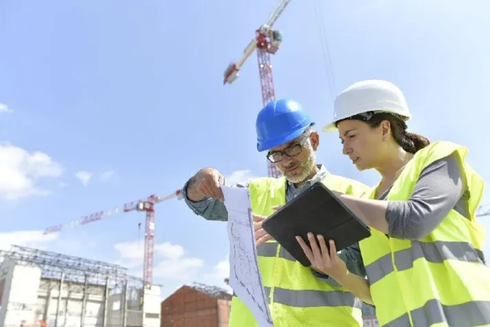 Planen & Bauen GmbH belohnt Mitarbeiter Bild: Planen & Bauen GmbH belohnt Mitarbeiter