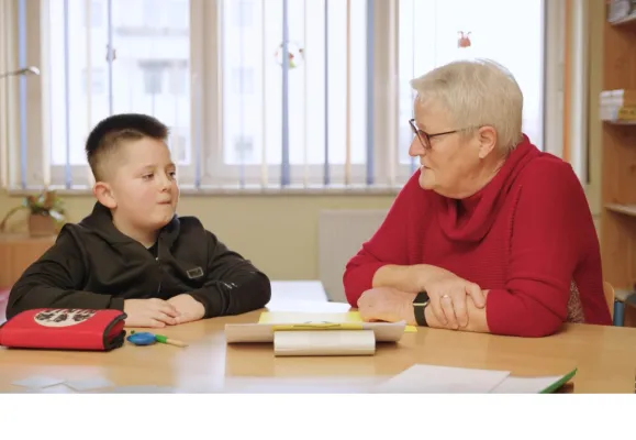 Bild: 5.12. Tag des Ehrenamts - Für mehr Sinn und Freude: Ehrenamtliche Lesementoren stärken Kinder und sich selbst 