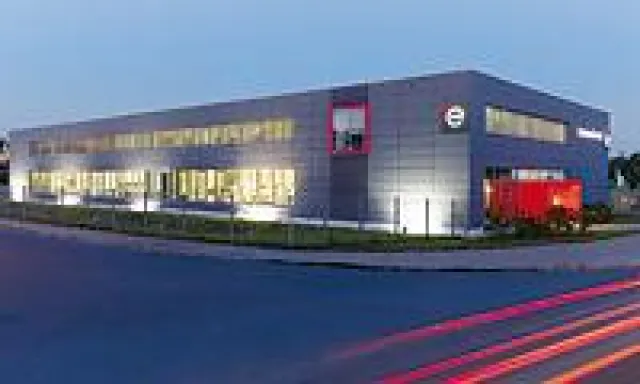 Erfolg lässt sich steuern: 20 Jahre dresden elektronik Bild: Erfolg lässt sich steuern: 20 Jahre dresden elektronik