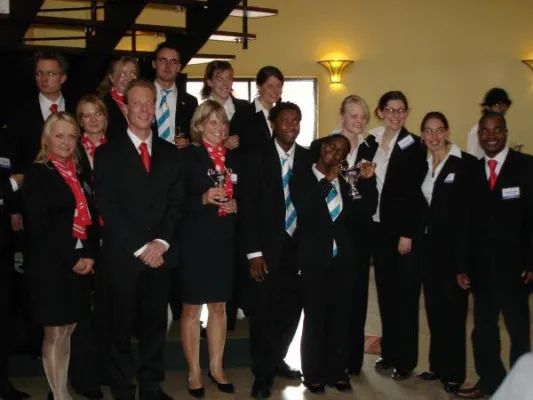 Bild: SIFE Team der Hogeschool Drenthe wird 2. im Wettbewerb von SIFE Holland