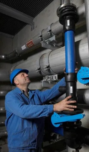 Sicher, schnell, sauber – Mennicke Rohrbau sichert klares Wasser in Nürnberger Großklärwerk Bild: Sicher, schnell, sauber – Mennicke Rohrbau sichert klares Wasser in Nürnberger Großklärwerk