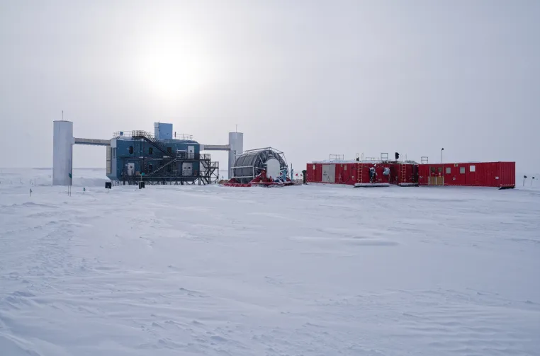 Das IceCube-Experiment ist bereit, weitere Geheimnisse des Universums zu entdecken Bild: Das IceCube-Experiment ist bereit, weitere Geheimnisse des Universums zu entdecken
