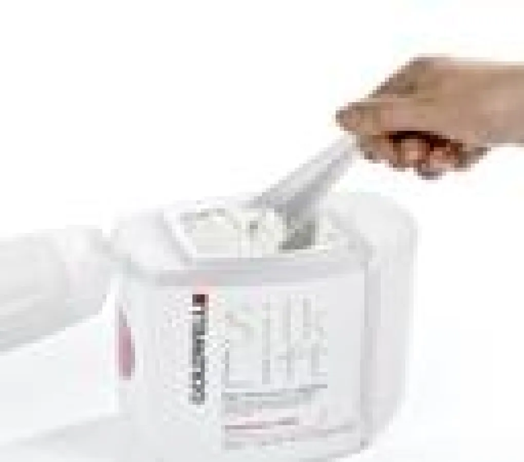 Raffiniertes Design von SOLUTIONS Branding: Die neue Goldwell Blondierpulver-Verpackung mit Zweikammer-System