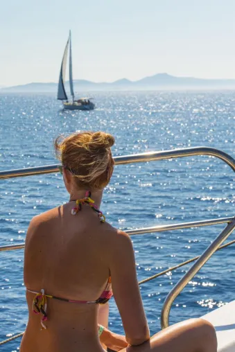 Bild: Islandhopping mal anders: Partykreuzfahrten, Sporttörns und FKK-Schiffsreisen in Kroatien