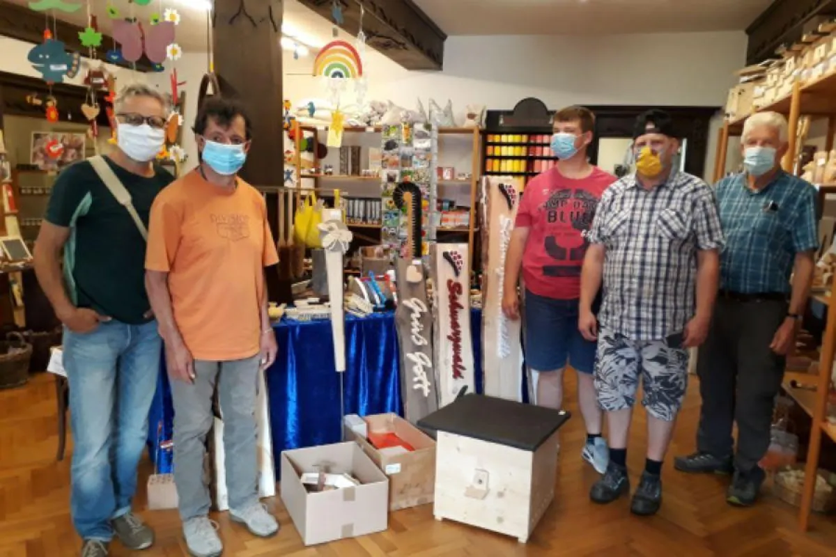 Präsentation der neuen Produkte der WfbM der Stiftung Liebenau im „s´Lädele“.