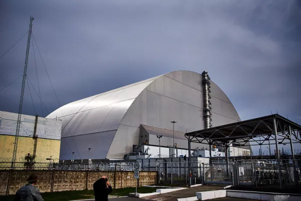 Bild: Neue Schutzhülle in Chernobyl offiziell in Betrieb genommen