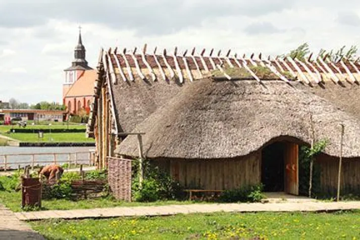 Bild: Saisonstart im Wolliner Wikingerdorf