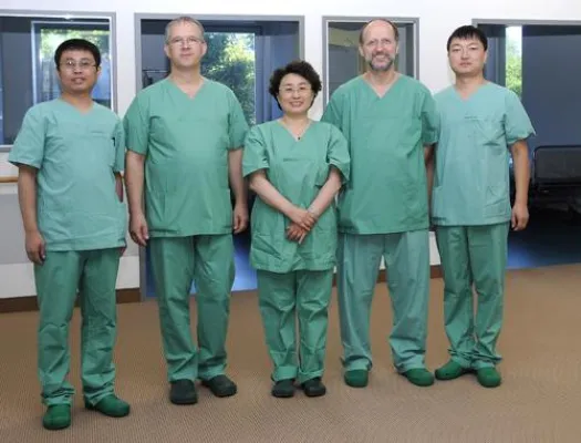 Bild: Fachlicher Austausch in OP und Katheterlabor - chinesische Kardiologen besuchten die Zentralklinik Bad Berka