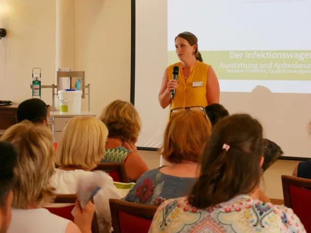 Bild: Experten informieren zum Thema „Infektionen“