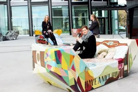 Wiener Enzis in Hamburg: Reeperbahn bekommt Outdoor-Wohnzimmer Bild: Wiener Enzis in Hamburg: Reeperbahn bekommt Outdoor-Wohnzimmer