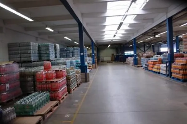 Bild: Floorblock System kennzeichnet Palettenplätze bei Getränke Hoffmann