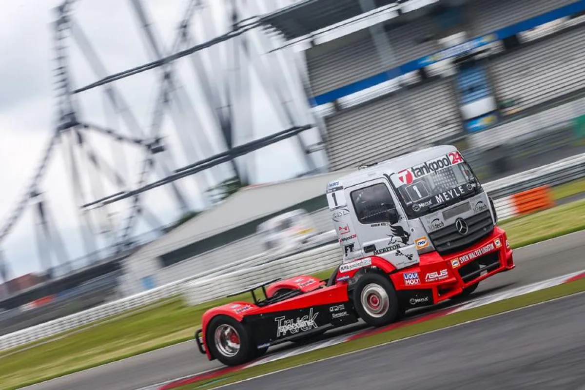 tankpool24 Truck von Norbert Kiss beim letzten Rennen im Juli am Nürburgring