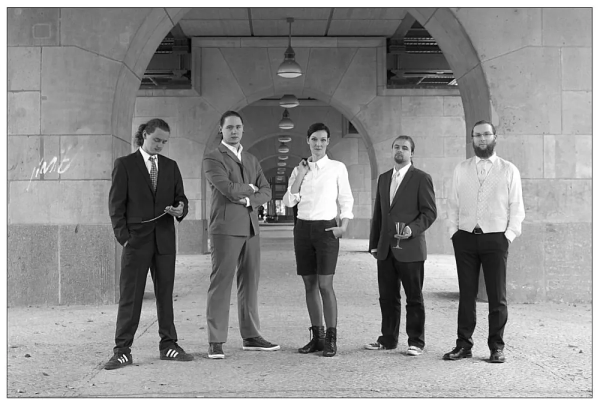 Gentrification v.l.n.r.: Maik, Robert, Lena, Rick, Michael