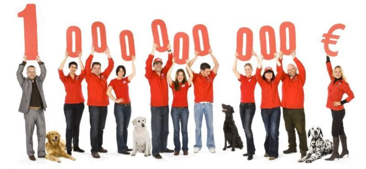 Tierisch erfolgreich: Torsten Toeller (links) hat mit seinen tierverrückten Mitarbeitern die Umsatzmilliarde geknackt. (Foto: Matthias Kneppeck)