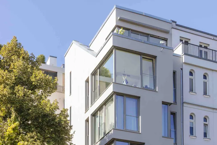 Bild: LINK: In einer schmalen Baulücke in Berlin entsteht effiziente Wohnarchitektur mit Designanspruch.