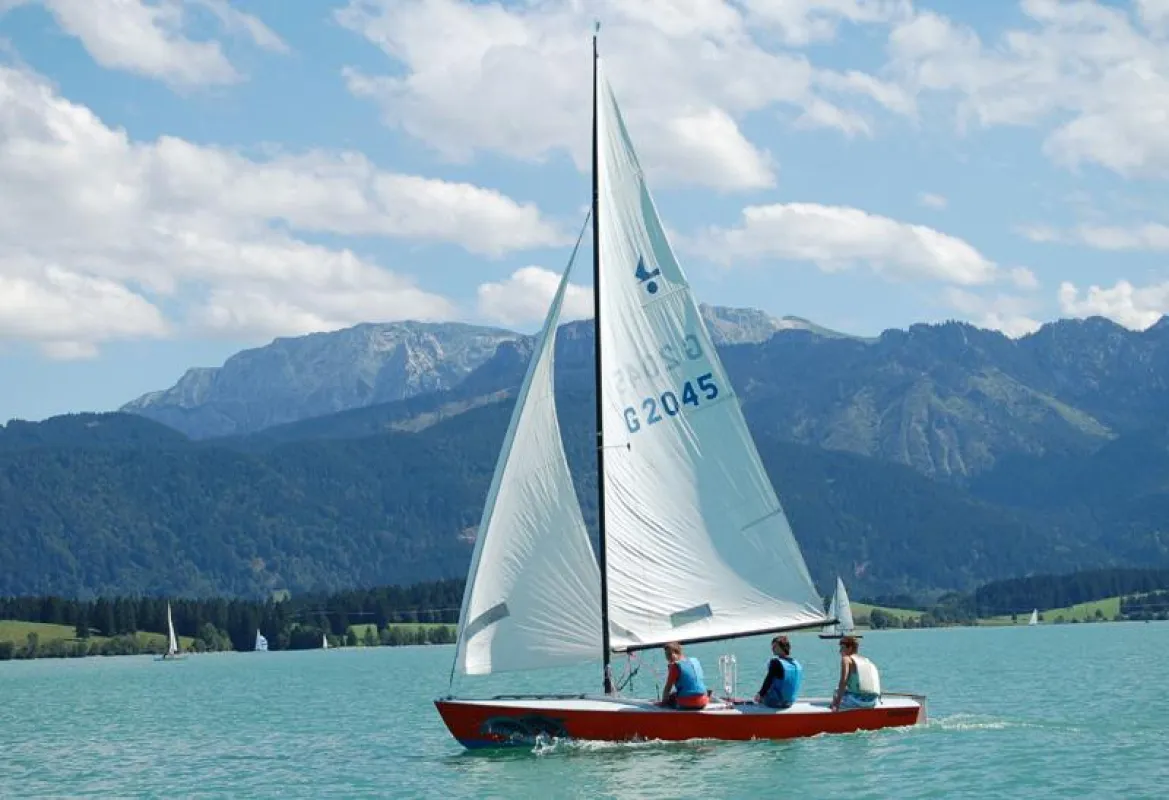Klimafreundlich: Segelurlaub am Forggensee