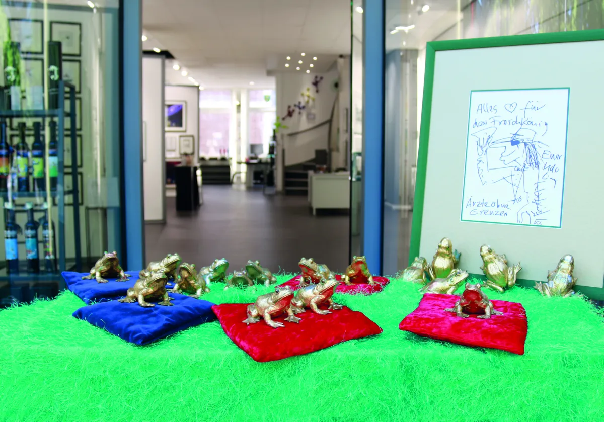 Die Froschkönige freuen sich über Udo Lindenbergs Zeichnung (© c/o Galerie wiederkehr)