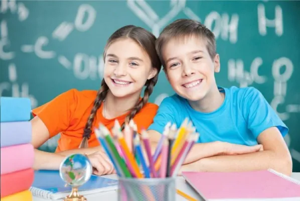 Bild: Lernprobleme im homeschooling. Wie erkläre ich es meinem Kind? Lernportale in Coronazeiten