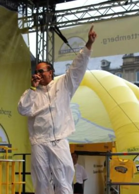 2schneidig live on Stage beim Kinderfestival zum „3 Löwen Cup“