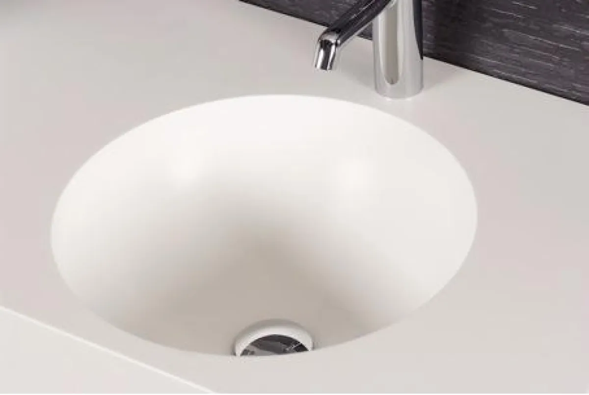 Der Vivari Waschtisch mit eingelassenem Waschbecken.