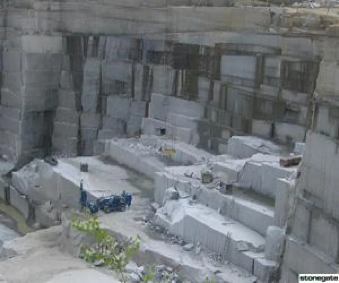 Steinbruch für den Abbau von Granitblöcken