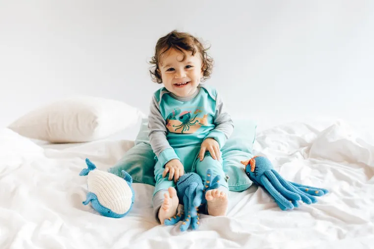 Wohlfühlkleidung und passende Kuscheltiere für die Kleinsten Bild: Wohlfühlkleidung und passende Kuscheltiere für die Kleinsten