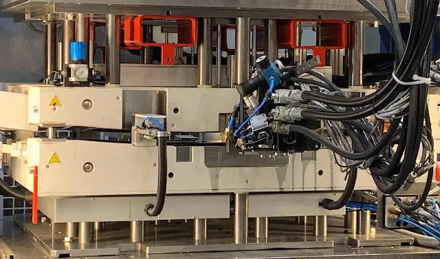 Bild: Intelligente Werkzeuge für Industrie 4.0 + Smart Factory von BBG, einem der besten Werkzeugbauer Deutschlands