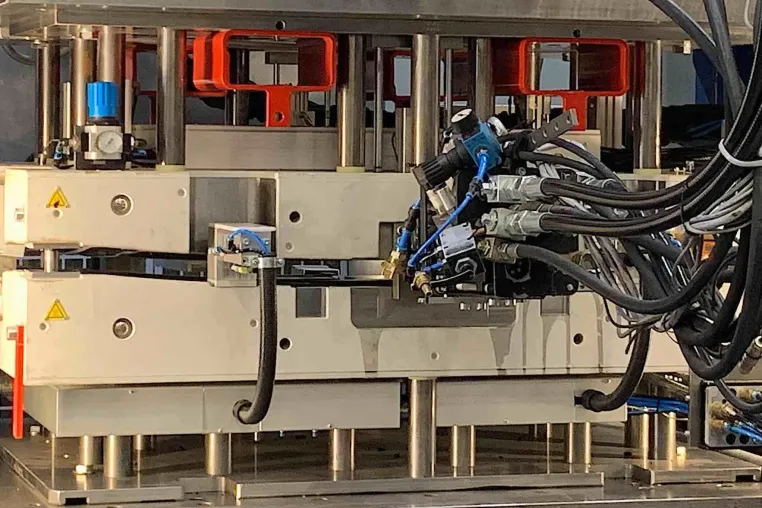 Bild: Intelligente Werkzeuge für Industrie 4.0 + Smart Factory von BBG, einem der besten Werkzeugbauer Deutschlands