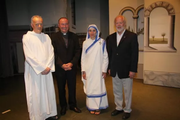 Bischofsweihe und ein versteckter Autor Bild: Bischofsweihe und ein versteckter Autor