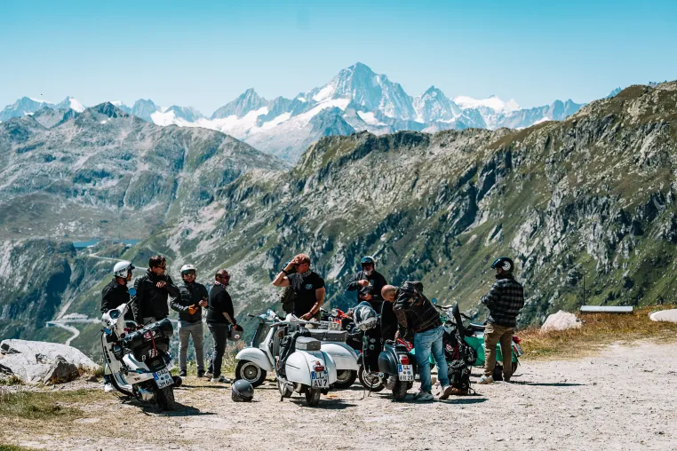 Vespa Roadtrip durch die Schweiz Bild: Vespa Roadtrip durch die Schweiz