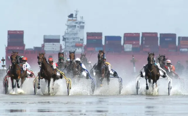 Bild: Bühne frei im Weltnaturerbe Wattenmeer: Maritime Veranstaltungen im Nordseeheilbad Cuxhaven