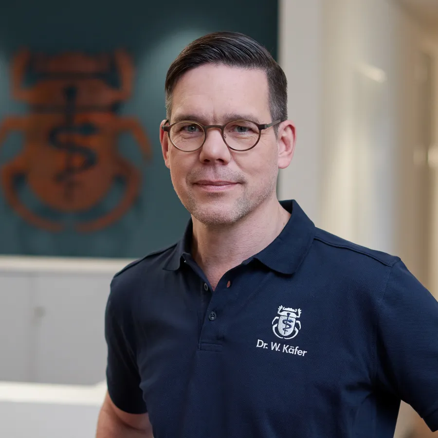 PD Dr. med. Käfer behandelt die Volks- und Zivilisationskrankheit „Rückenschmerz“ 