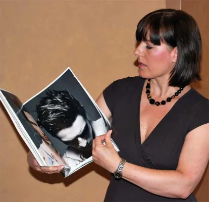 Bild: Eine Person kann unglaublich vielfältig sein - Weiterbildung in Sachen Styling und Beautyberatung