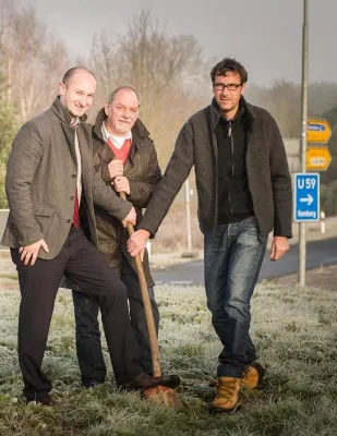 Bild: Soltauer Unternehmen gestaltet Verkehrskreisel am Designer Outlet Soltau neu