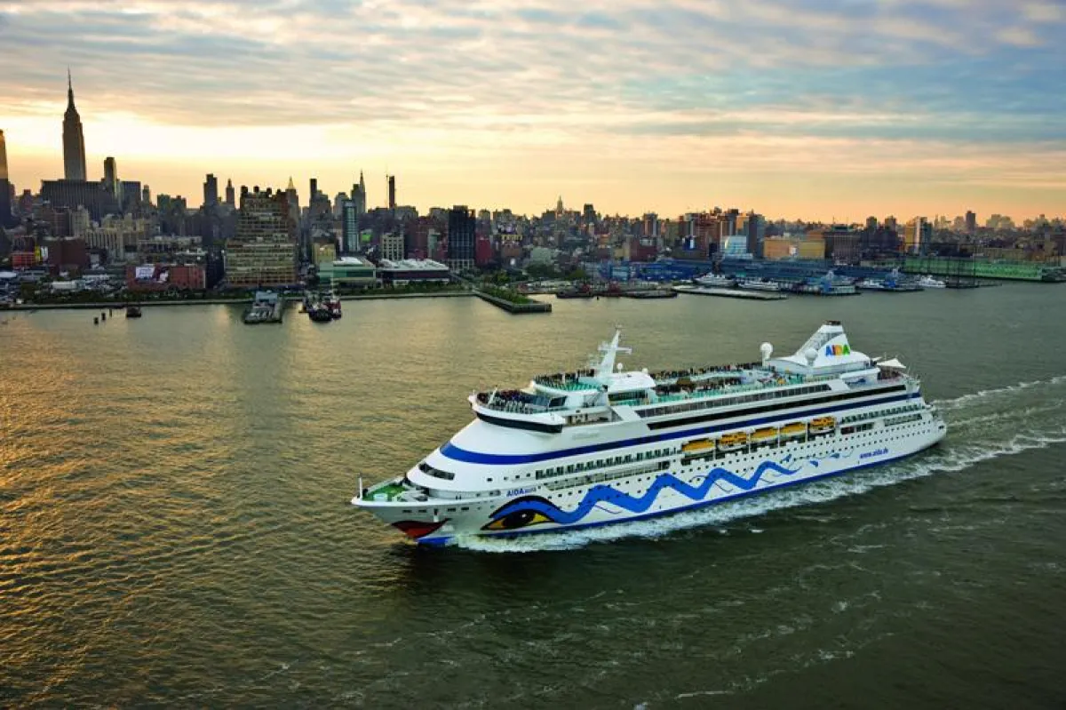 AIDAaura besucht New York zum 400. Geburtstag