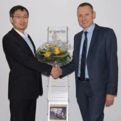 Bild: Thomas Issler als neuer Autor beim VNR Verlag und experto.de