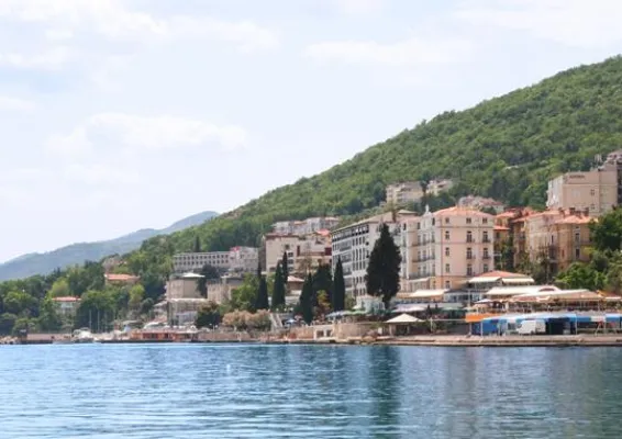Kroatischer Urlaubsort Opatija erstrahlt mit seinem Strand Slatina in neuem Glanz Bild: Kroatischer Urlaubsort Opatija erstrahlt mit seinem Strand Slatina in neuem Glanz