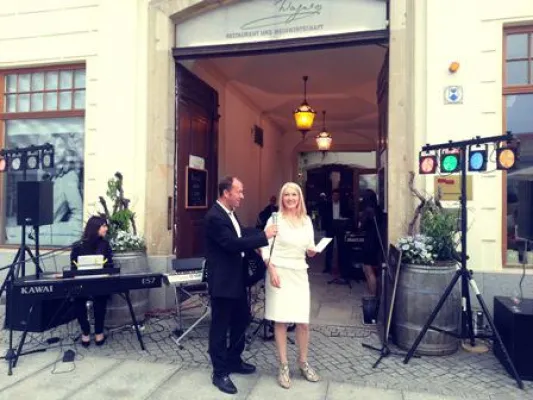 Bild: Eröffnung: das Café WAGNER in Leipzig empfängt Gäste aus Gesellschaft, Kultur, Politik und Wirtschaft