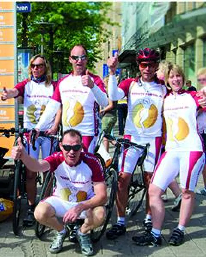 Die „Jedermänner“ des TEAM BEAUTY-PORTAL machen nicht nur auf dem Fahrrad eine gute Figur