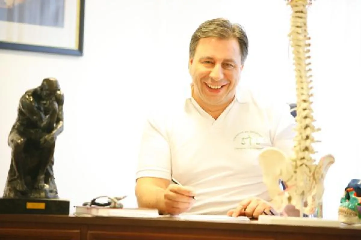 Der Münchner Sportheil-Chiropraktiker Rainer Thiele