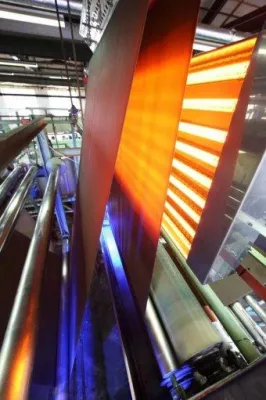 Infrarot-Strahler optimieren technische Textilien Bild: Infrarot-Strahler optimieren technische Textilien